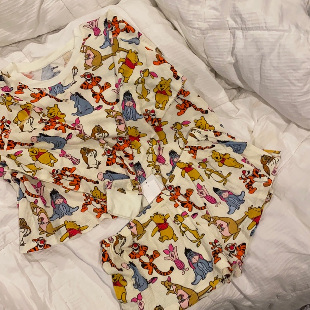 Women’s Disney Winnie the Pooh pajama set Medium